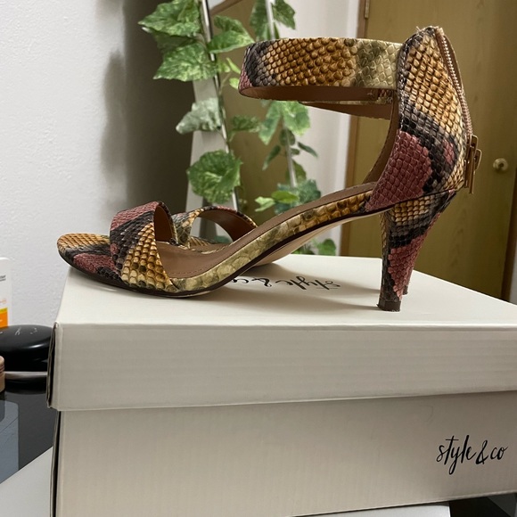 Style & Co. Sandals - Picture 2 of 4